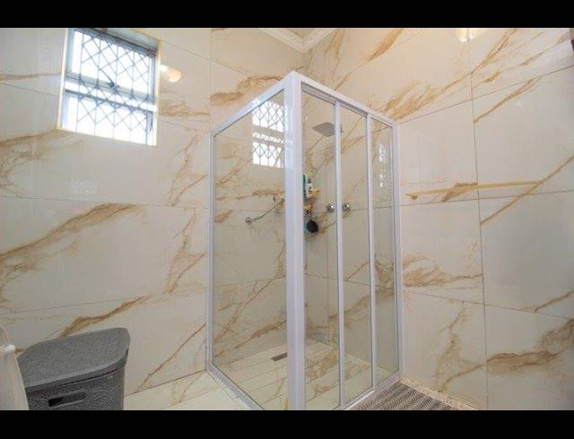 4 BEDROOM HOUSE FOR SALE IN BLUFF